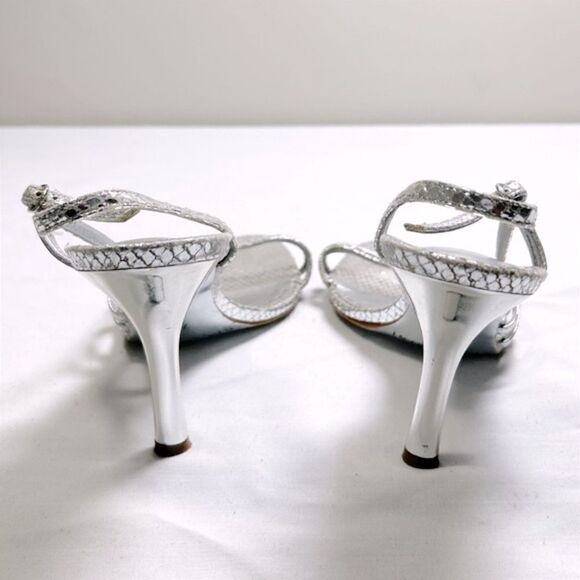 Gianni Bini Textured Metallic Heel - Picture 6 of 7